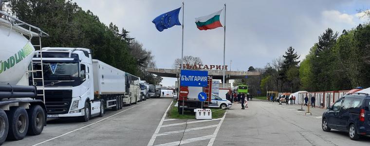 Група чужденци, укрити в тайник на товарен автомобил, бяха задържани на ГКПП Дуранкулак